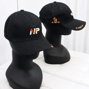کلاه کپ مشکی گلدوزی مدل NP